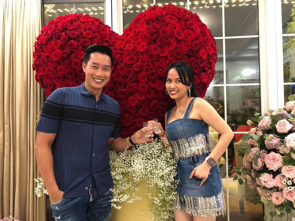 BTV Hoa Thanh Tùng: Lên sếp ở VTV, vợ ngày càng trẻ đẹp, con trai cực bảnh cao gần 1m90-7