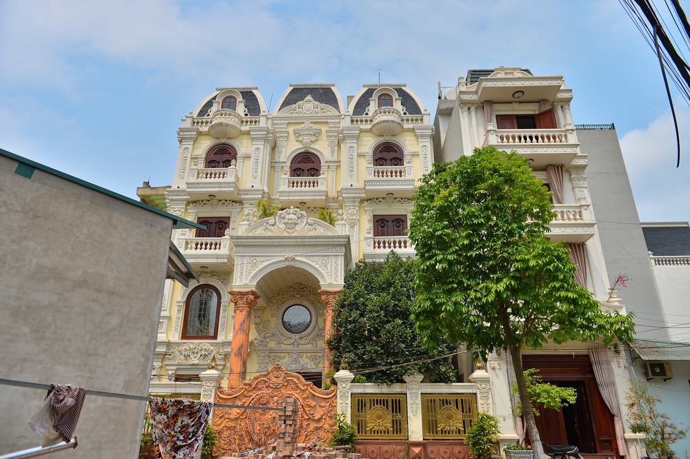 Về ngôi làng giàu có bậc nhất miền Bắc, chớp mắt lại thấy nhiều dinh thự-14