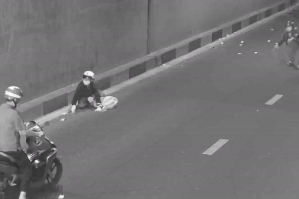 Sau thông xe, phương tiện đi lại qua hầm chui Lê Văn Lương thế nào?-2