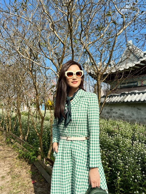 Đối thủ mặc đẹp của Huyền Lizzie trong Vũ trụ VTV: Đầu tư tới 100 bộ váy áo, suốt 50 tập phim không mặc lại lần nào-11