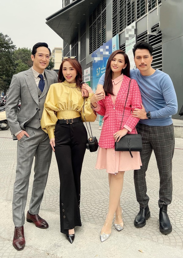 Đối thủ mặc đẹp của Huyền Lizzie trong Vũ trụ VTV: Đầu tư tới 100 bộ váy áo, suốt 50 tập phim không mặc lại lần nào-13