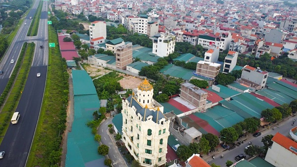 Choáng ngợp trước hàng loạt lâu đài lộng lẫy ở ngôi làng giàu có nhất miền Bắc-2