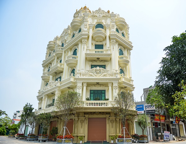 Choáng ngợp trước hàng loạt lâu đài lộng lẫy ở ngôi làng giàu có nhất miền Bắc-5