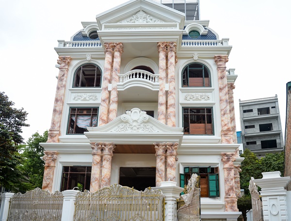 Choáng ngợp trước hàng loạt lâu đài lộng lẫy ở ngôi làng giàu có nhất miền Bắc-6