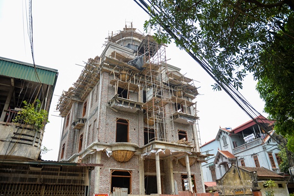 Choáng ngợp trước hàng loạt lâu đài lộng lẫy ở ngôi làng giàu có nhất miền Bắc-7