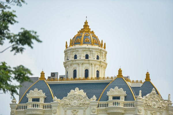 Choáng ngợp trước hàng loạt lâu đài lộng lẫy ở ngôi làng giàu có nhất miền Bắc-9