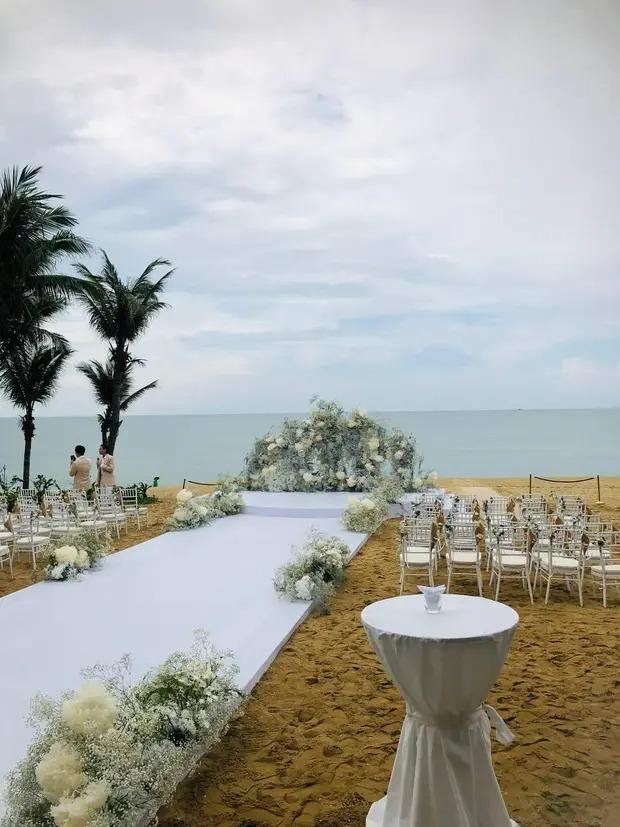 Phù dâu Nam Trung mặc váy, nổi nhất lễ đường Ngô Thanh Vân-10