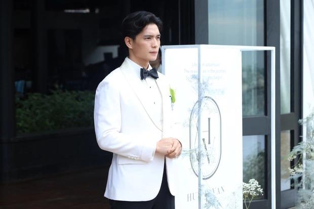 Phù dâu Nam Trung mặc váy, nổi nhất lễ đường Ngô Thanh Vân-6