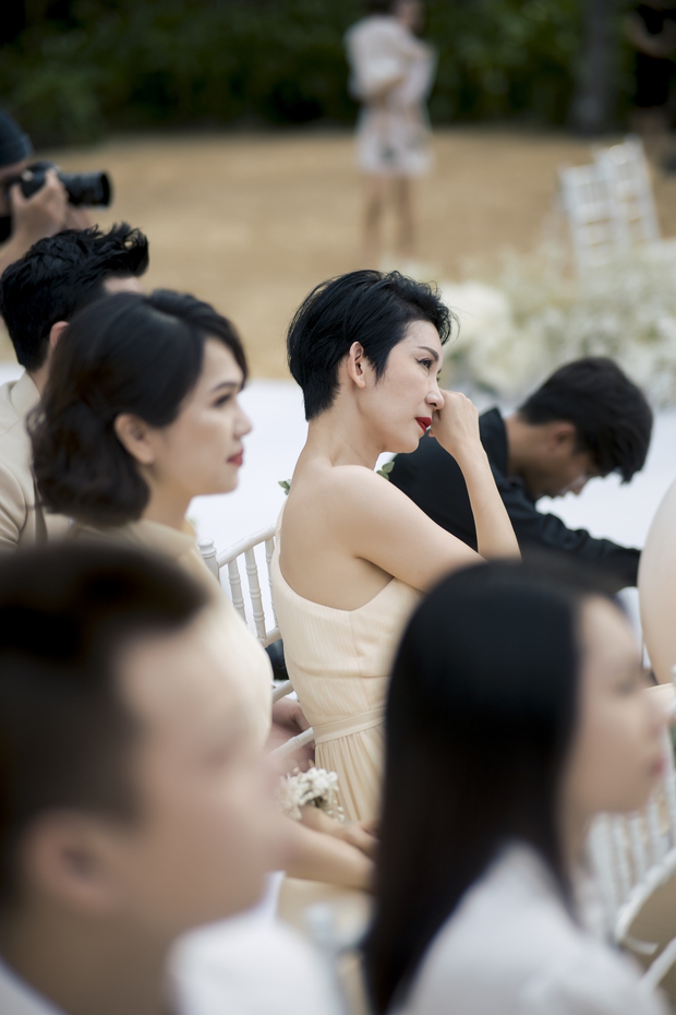 Ảnh nét căng trong đám cưới của Ngô Thanh Vân và Huy Trần: Cô dâu - chú rể đẹp không tì vết, dàn khách bật khóc vì lý do gì!-8