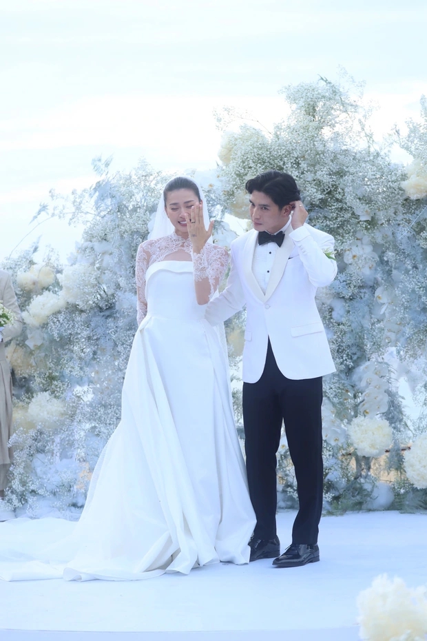 Huy Trần tiết lộ Ngô Thanh Vân là lý do khiến mình tăng vọt 12kg, phải xịt keo tóc trong lễ cưới vì 1 câu nói ngộ nghĩnh của vợ-3