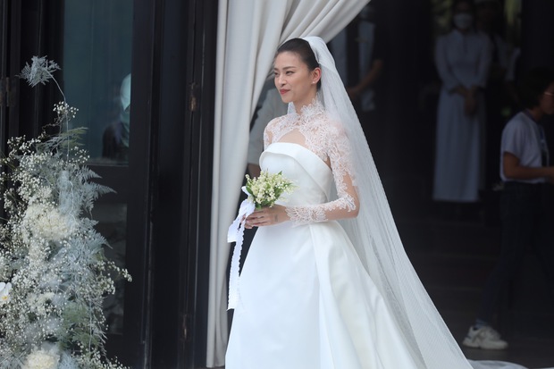 Toàn cảnh đám cưới Ngô Thanh Vân - Huy Trần tại Đà Nẵng: Cô dâu - chú rể phát cả vựa cẩu lương, 1 khoảnh khắc xúc động mạnh!-19