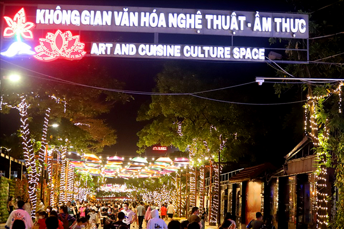 Tái khởi động phố đi bộ Trịnh Công Sơn, quận Tây Hồ-6