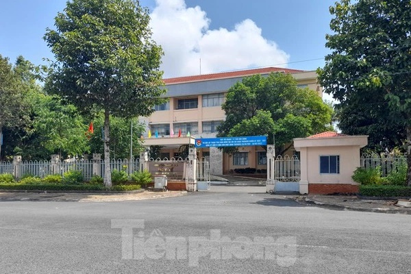 Đằng sau lời tuyên bố ‘hùng hồn’ trả lại túi quà cho Công ty Việt Á của Giám đốc CDC-3