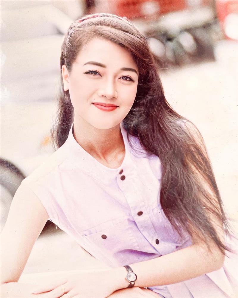 Danh hài Vân Dung: Tuổi U50 trẻ trung, vui tươi và giàu có, xây biệt thự đồ sộ như lâu đài-2