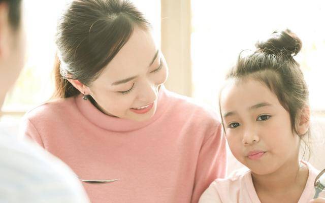 Mỗi ngày, cha mẹ dành 5 phút làm 5 điều này: Bảo đảm con thay đổi chóng mặt, có hư đến mấy cũng ngoan ngoãn nên người-4