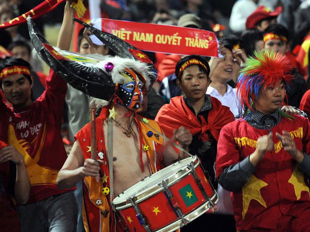 Gặp cổ động viên số 1 Việt Nam 20 năm làm mũ linh vật SEA Games: Tôi đi dọc bờ hồ Hoàn Kiếm đến sân Hàng Đẫy, ai cũng ngước nhìn-2