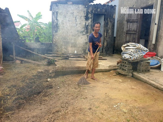 Mẹ người đàn ông đi bộ 800 km về quê: Con tôi không lanh lợi-2
