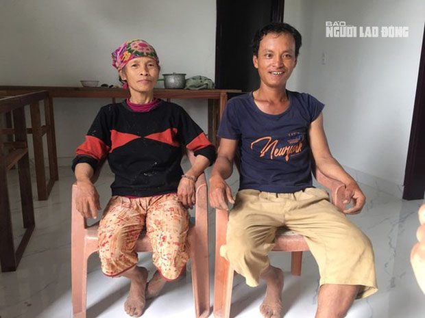 Mẹ người đàn ông đi bộ 800 km về quê: Con tôi không lanh lợi-3