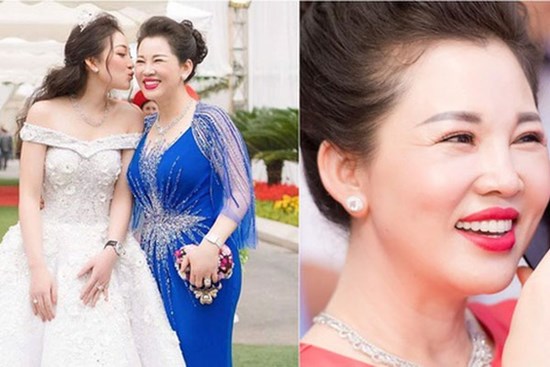 Chủ nhân toà lâu đài 7 tầng ở Nam Định - mẹ cô dâu 200 cây vàng sở hữu thần thái và nhan sắc khiến người đối diện trầm trồ