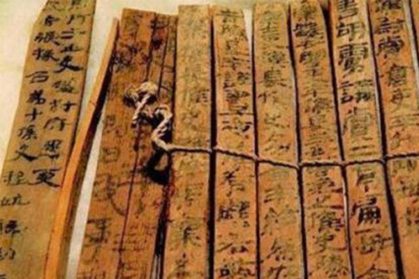 Xác ướp mỹ nhân Lâu Lan và cuốn sách cổ được khai quật ở Lop Nur tuổi đời hơn 2000 năm có nội dung kỳ lạ đến nỗi không dám công bố-1