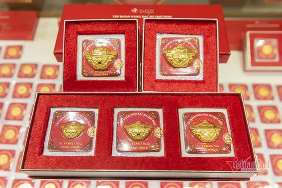 Giá vàng hôm nay 9/5: USD mạnh lên ép vàng giảm giá