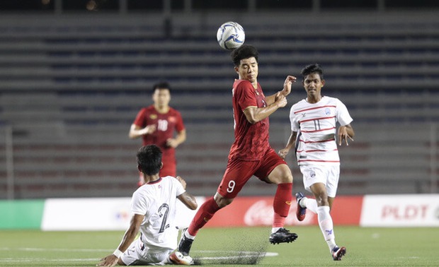 Hà Đức Chinh: Từ cậu bé quê nghèo trở thành cầu thủ nổi tiếng, xây biệt phủ” ở quê - tậu chung cư trên phố, viên mãn bên vợ đẹp-4