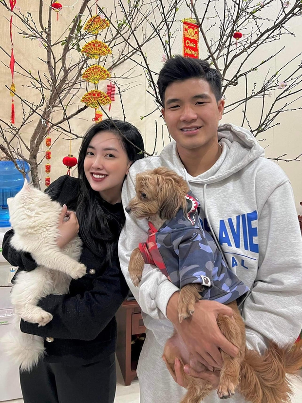 Hà Đức Chinh: Từ cậu bé quê nghèo trở thành cầu thủ nổi tiếng, xây biệt phủ” ở quê - tậu chung cư trên phố, viên mãn bên vợ đẹp-11