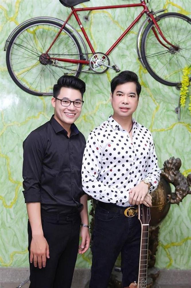 Biệt thự dát vàng độc nhất vô nhị của danh ca Ngọc Sơn khiến nhiều người sợ hãi-5