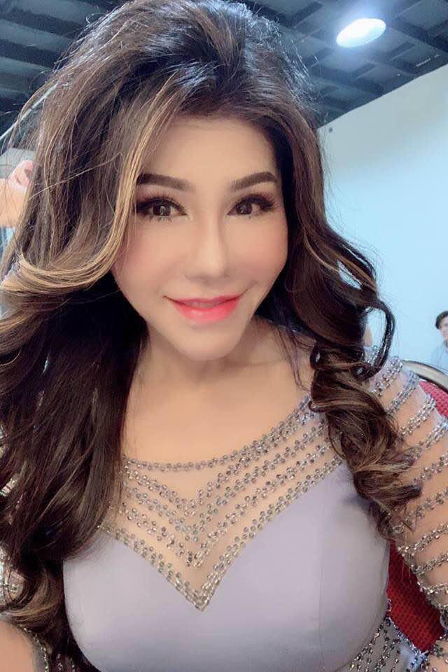 Sơn Tuyền U60 không con cái: Chồng tôi già nhưng vẫn lãng mạn với vợ-4