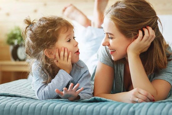 Cha mẹ càng chú ý đến khía cạnh này thì trẻ càng biết nói sớm, khả năng diễn đạt sau này sẽ vô cùng vượt trội