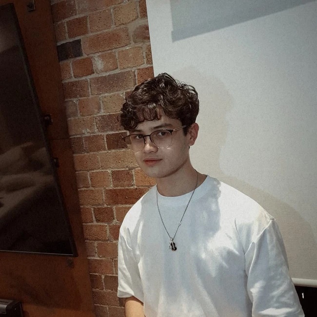 Con trai MC Anh Tuấn: Học ở trường quốc tế nổi tiếng nhất nhì khu Long Biên, cách được bố dạy dỗ mới hay, vừa tinh tế vừa tôn trọng hết mực-1