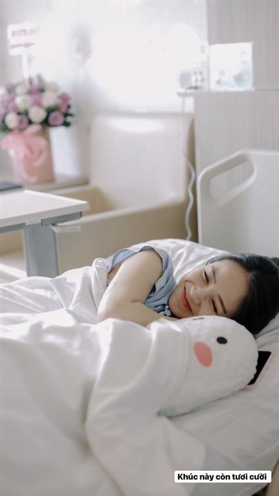 Loạt ảnh con gái đại gia Minh Nhựa hạ sinh nhóc tỳ thứ 2: Ngập tràn hạnh phúc và những giọt nước mắt-5