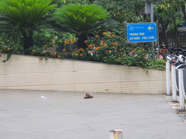 Vụ thi thể người đàn ông dưới sảnh chung cư: Nạn nhân rơi từ quán cà phê ở tầng 26, thời gian gần đây đang phải điều trị tâm thần-2