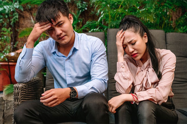 Chồng đưa cho xem một đoạn camera khiến tôi bật khóc-1