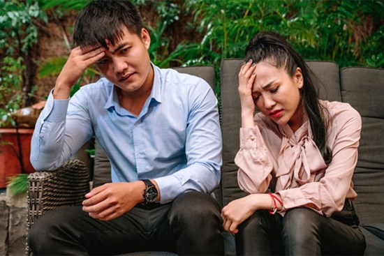 Ngay hôm chuyển đến nhà mới, gia đình tôi đã bị tiếng karaoke của hàng xóm 