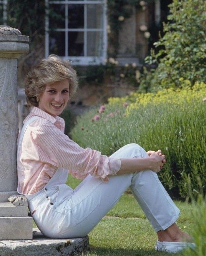 Đồ màu pastel đang rất hot nhưng từ vài chục năm trước, Công nương Diana đã mặc đẹp mãn nhãn-4