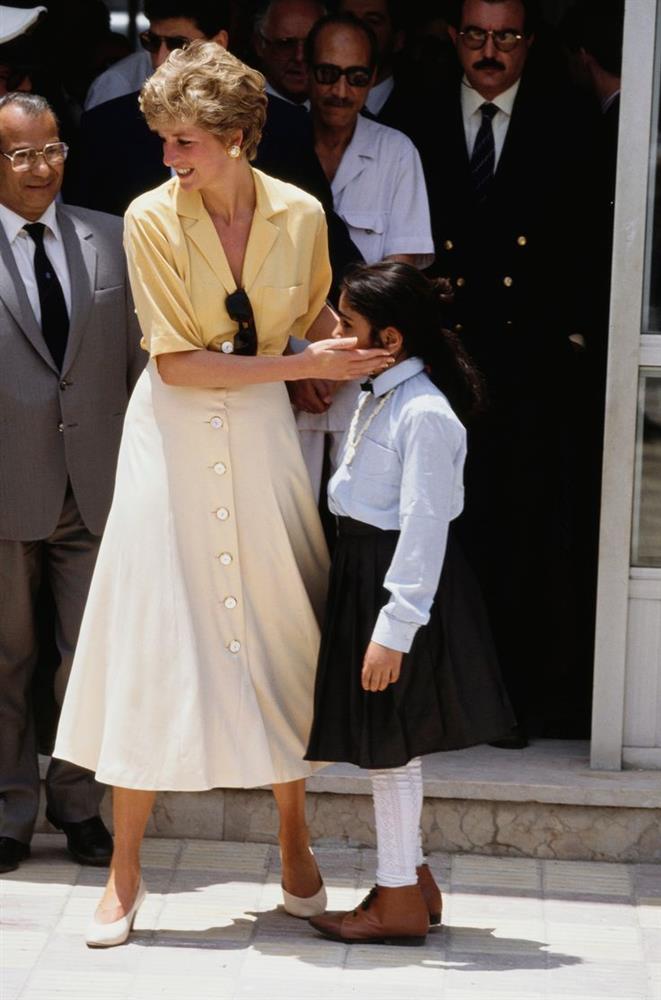 Đồ màu pastel đang rất hot nhưng từ vài chục năm trước, Công nương Diana đã mặc đẹp mãn nhãn-12