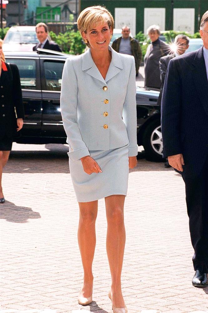Đồ màu pastel đang rất hot nhưng từ vài chục năm trước, Công nương Diana đã mặc đẹp mãn nhãn-13