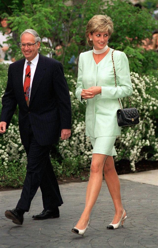 Đồ màu pastel đang rất hot nhưng từ vài chục năm trước, Công nương Diana đã mặc đẹp mãn nhãn-14
