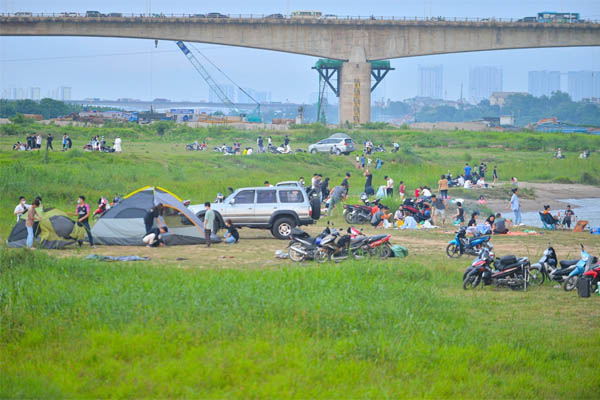 Nữ quái chuyên mang vàng giả đi bán-2