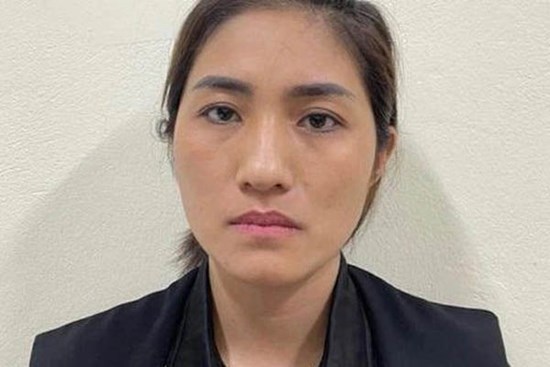'Nữ quái' chuyên mang vàng giả đi bán