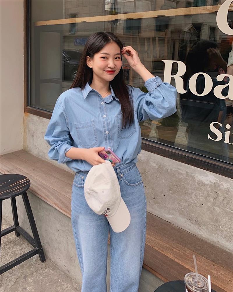 Trang phục denim-on-denim lại thành xu hướng, nàng nào diện lên cũng trẻ trung đầy phong cách-4