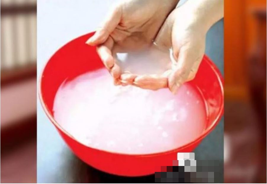 Lau nhà bằng sữa tươi, nghe thì lạ nhưng nếu áp dụng được thì đem lại hiệu quả mỹ mãn-2