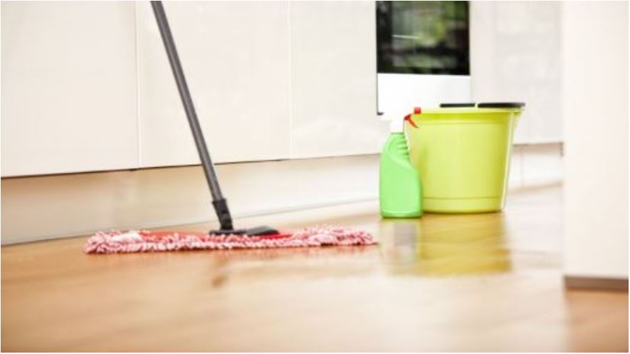 Lau nhà bằng sữa tươi, nghe thì lạ nhưng nếu áp dụng được thì đem lại hiệu quả mỹ mãn-3