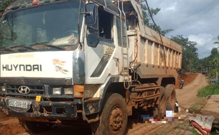 Xót xa 2 mẹ con ở Bình Phước chết thảm dưới bánh xe tải-1