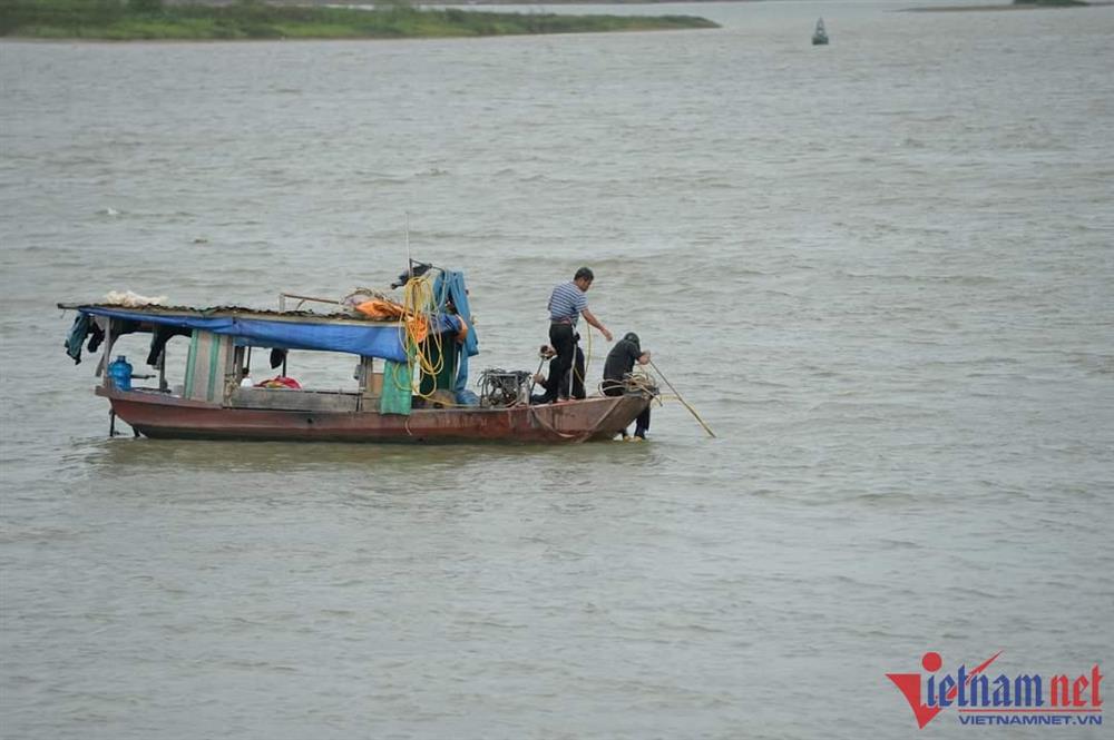 Cô giáo ôm 2 con nhảy sông: Ám ảnh đứa trẻ 9 tháng tuổi trên lưng mẹ-1