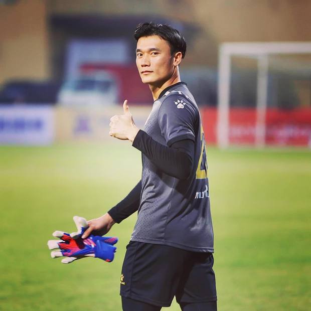 Hội bạn thân Bùi Tiến Dũng - Hà Đức Chinh - Văn Hậu và Quang Hải sau 4 năm lập kỳ tích: Ai cũng phất lên trông thấy, chỉ 1 người chịu lấy vợ!-11