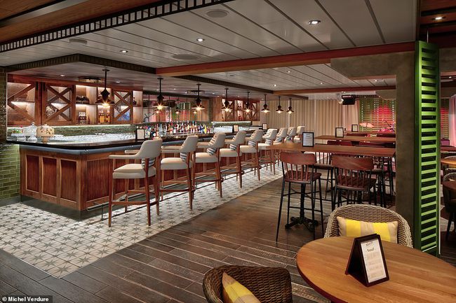 Có gì trên siêu du thuyền hạng sang lớn nhất thế giới, hóa ra thành phố trên biển là có thật-5