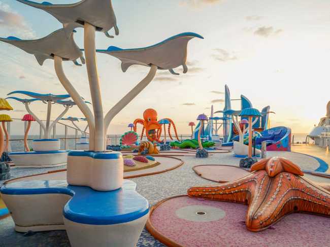 Có gì trên siêu du thuyền hạng sang lớn nhất thế giới, hóa ra thành phố trên biển là có thật-14