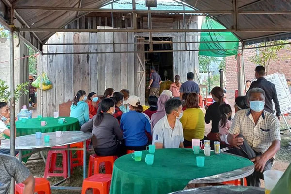 Nam sinh 14 tuổi uống 40 viên thuốc Paracetamol tự tử vì... buồn-2